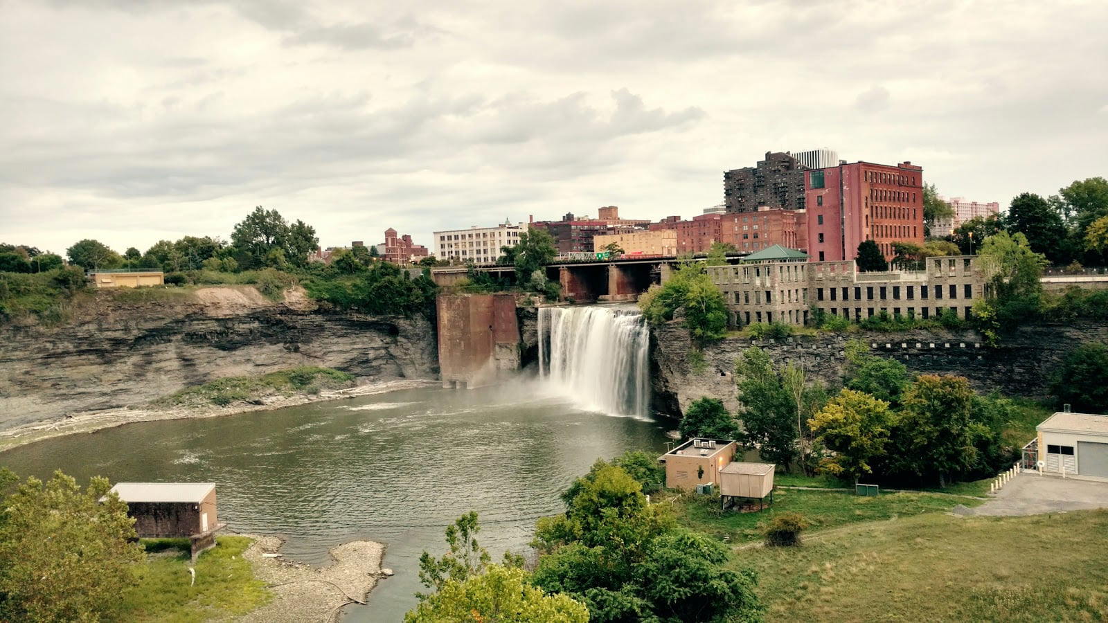 Vodopády High Falls na řece Genesee