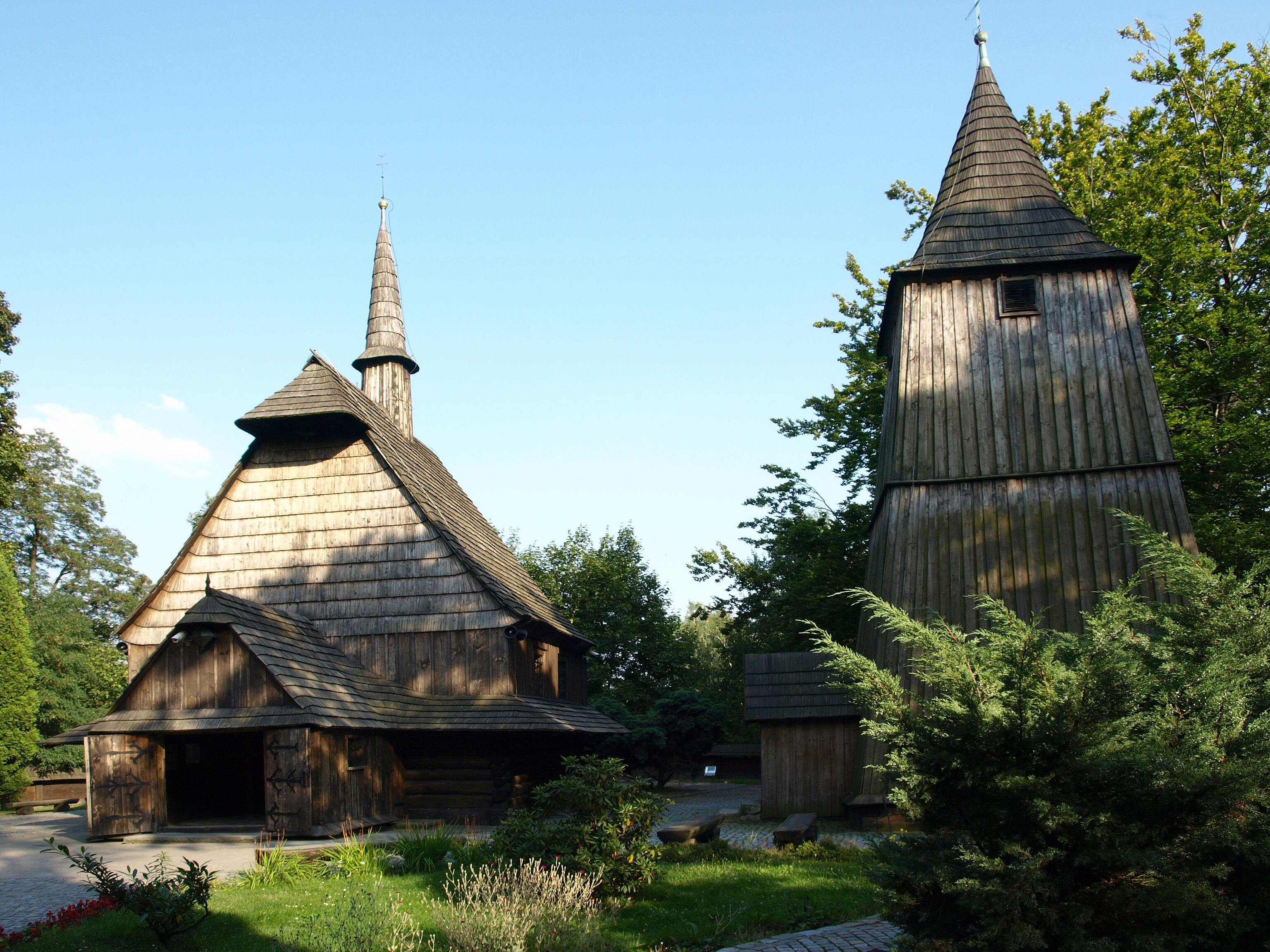 Katowice, park Kościuszki - Kościół św. Michała Archanioła (zabytek nr A/1179/71)