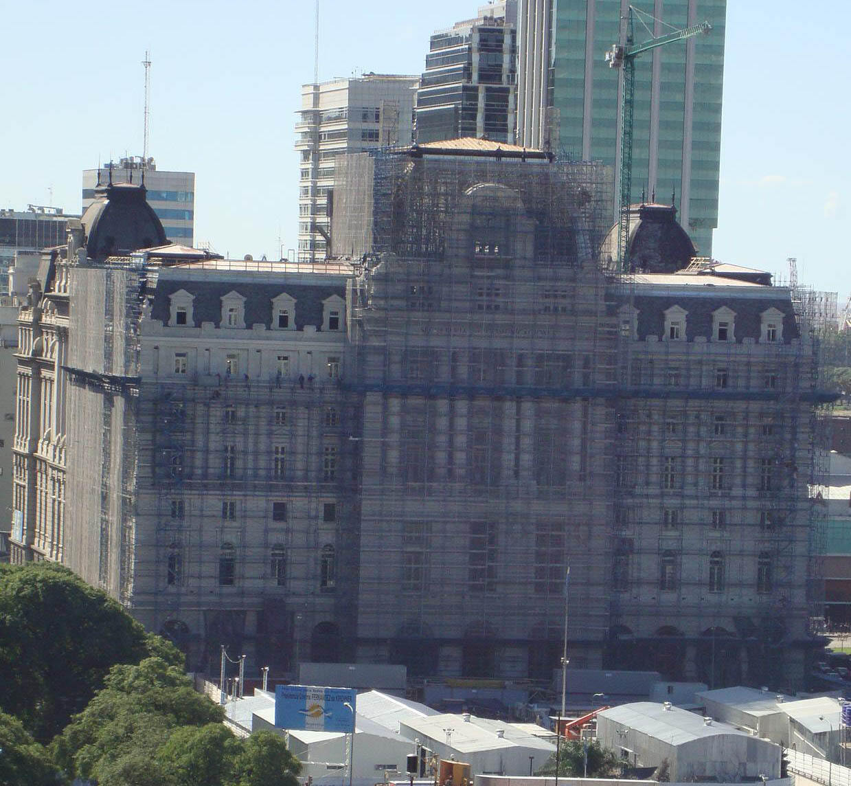 Vista de la remodelación del Palacio de Correos (ex Secretaría de Comunicaciones) para transformarlo en Centro Cultural del Bicentenario. Abajo, el…