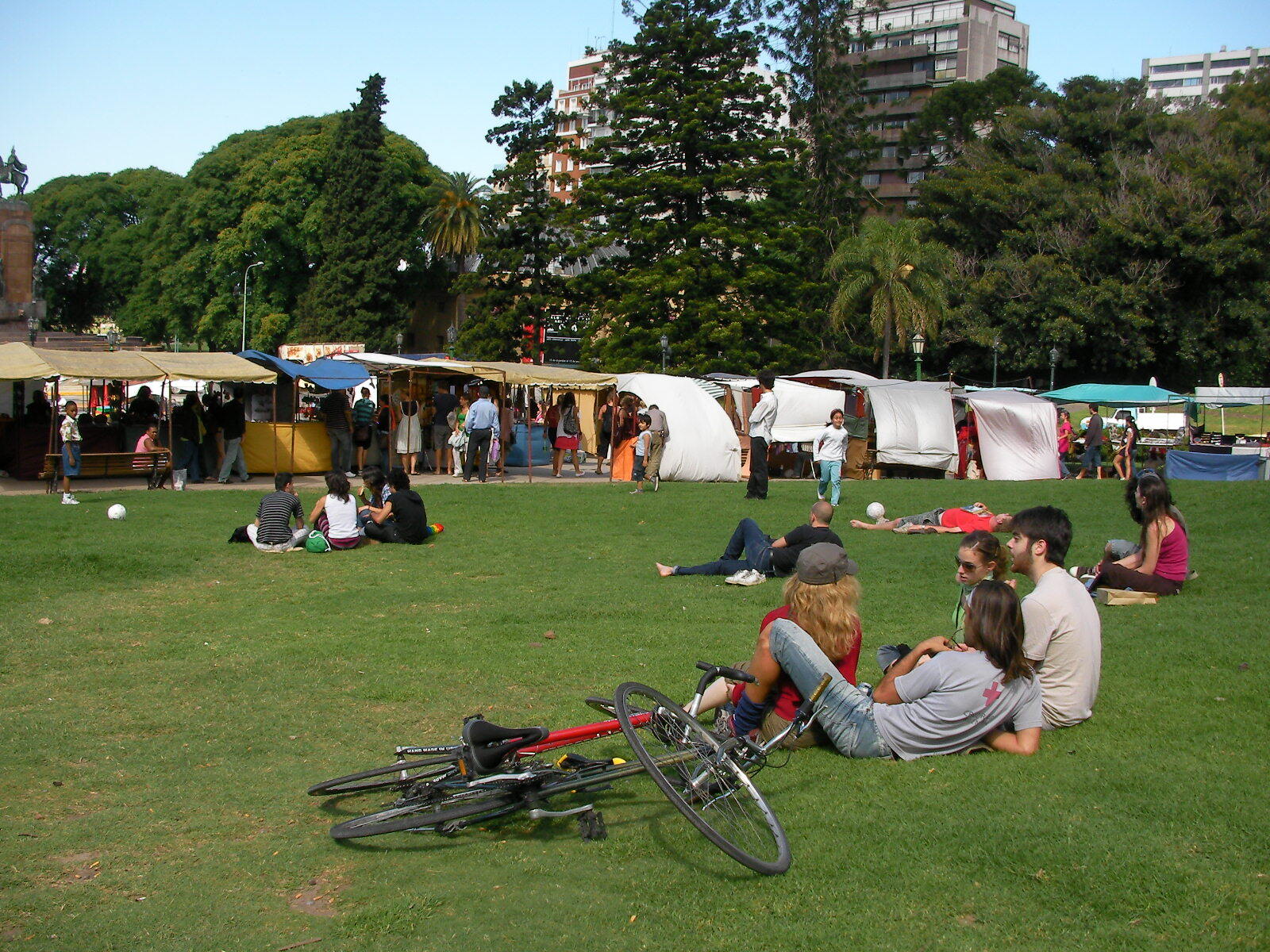 Feria Plaza Francia