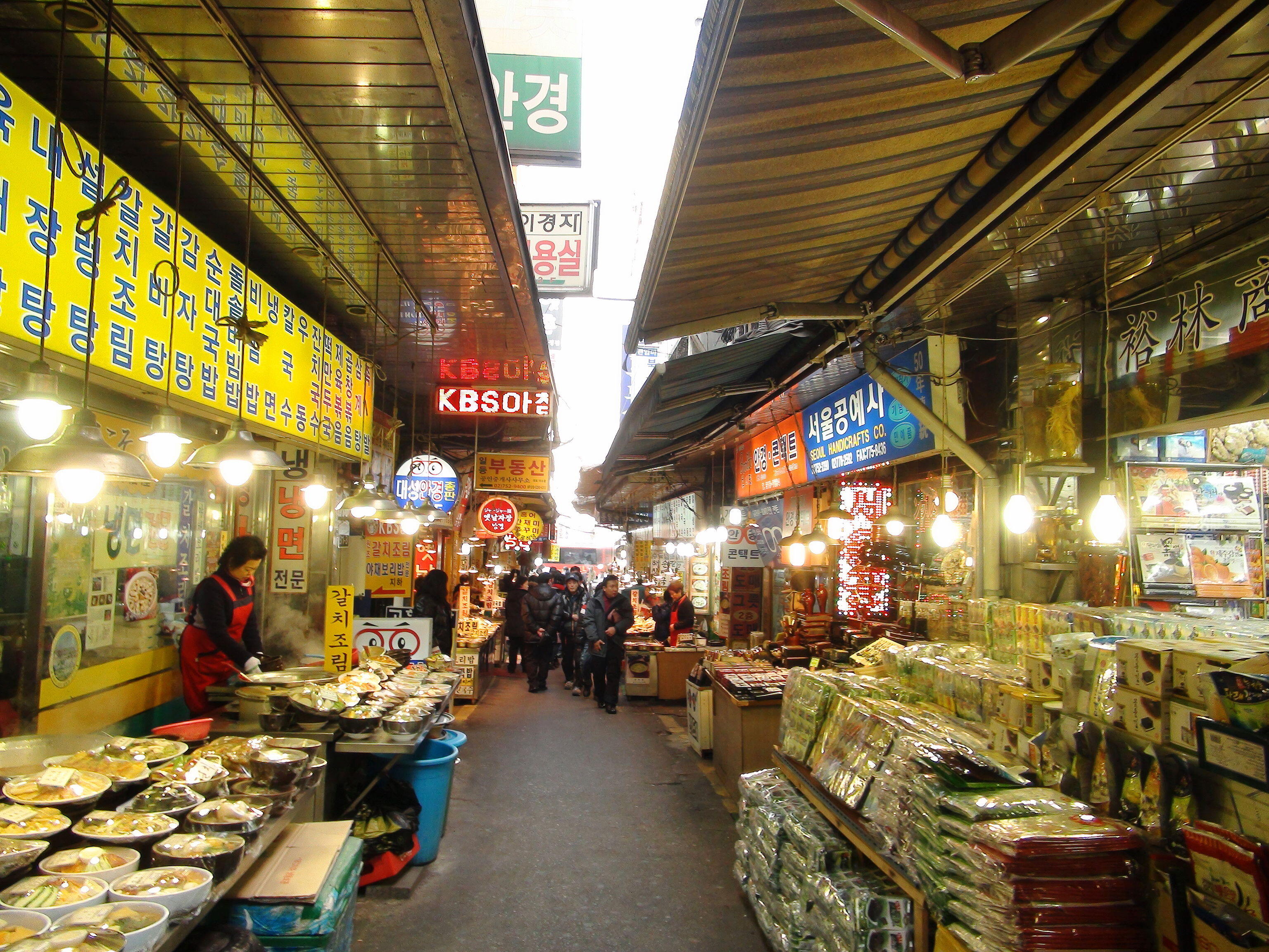 Namdaemun market restaurants street