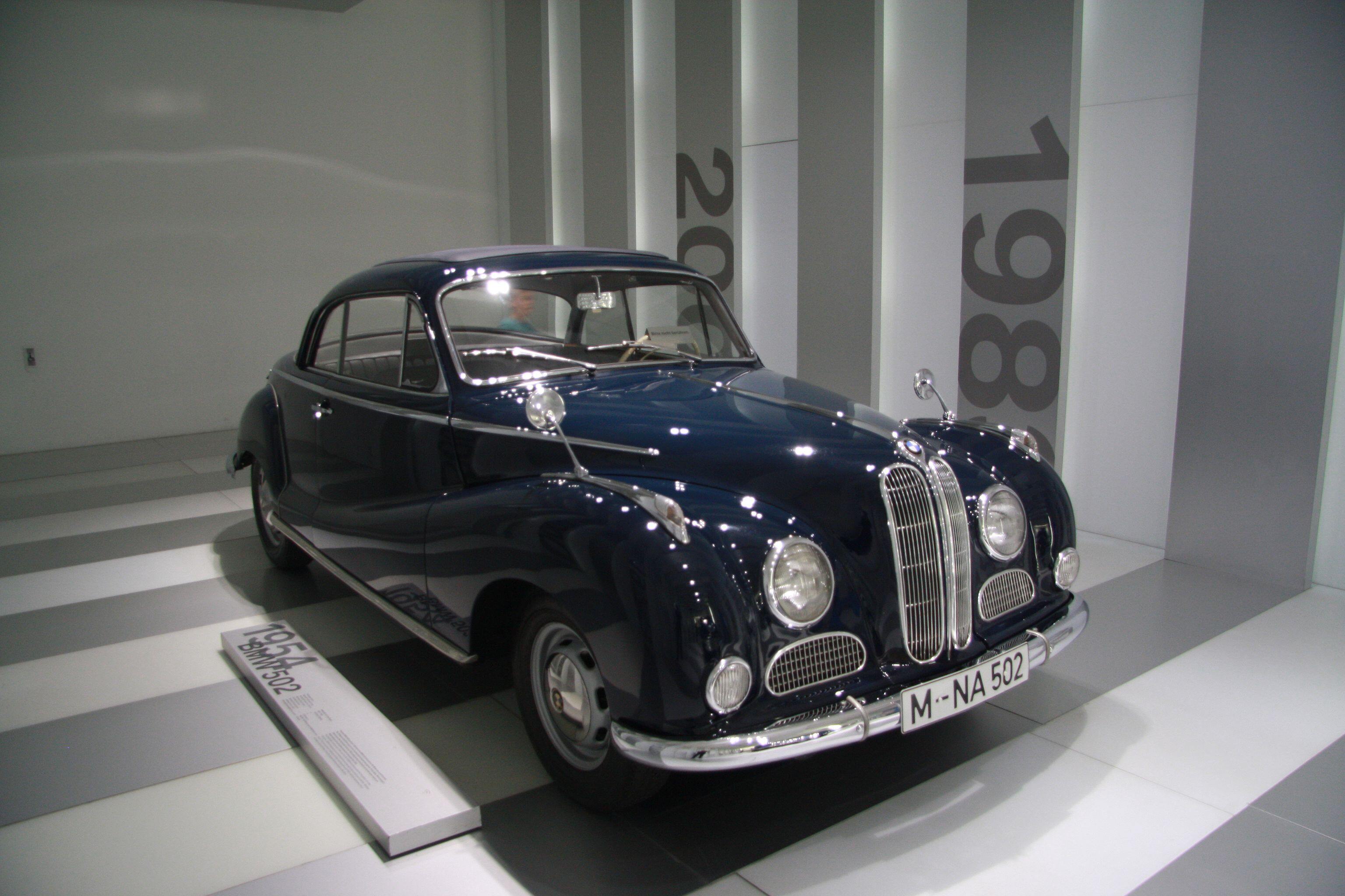 BMW 502 3,2 Liter Super in BMW-Museum in Munich, Bayern.