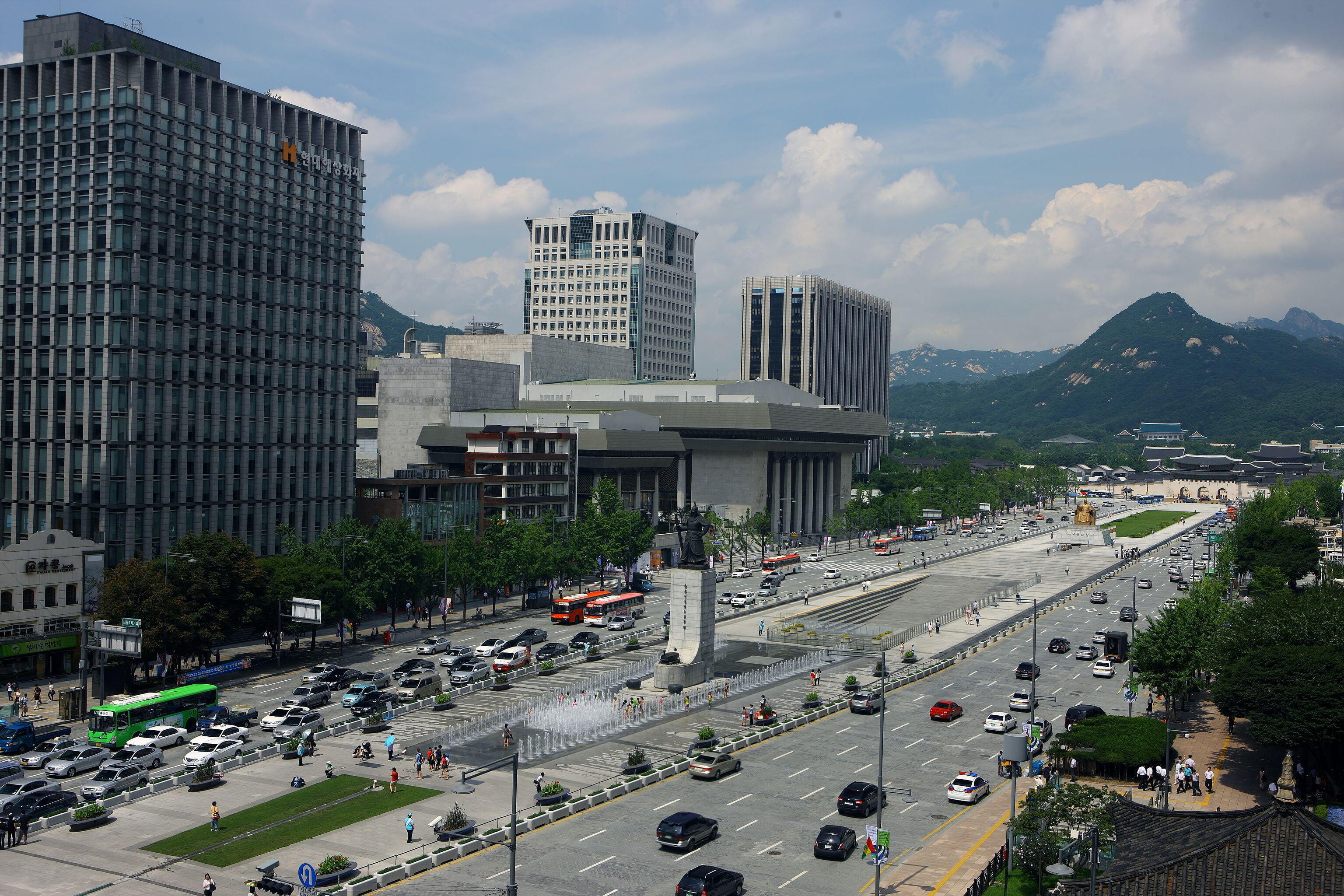 Soul - 서울특별시 소방재난본부 소장 사진. photos of Seoul Metropolitan Fire&amp;Disaster Headquarters. 이 파일은 크리에이티브 커먼즈 저작자표시-동일조건변경허락 4.0 국제 라이선스로 배포됩니다. 단 특정할 수 있는 개인이 미디어 자료에 포함되어 있을 경우 사용 전에 서울특별시 소방재난본부 및 해당 인물의 승인을 받으셔야합니다. 감사합니다.