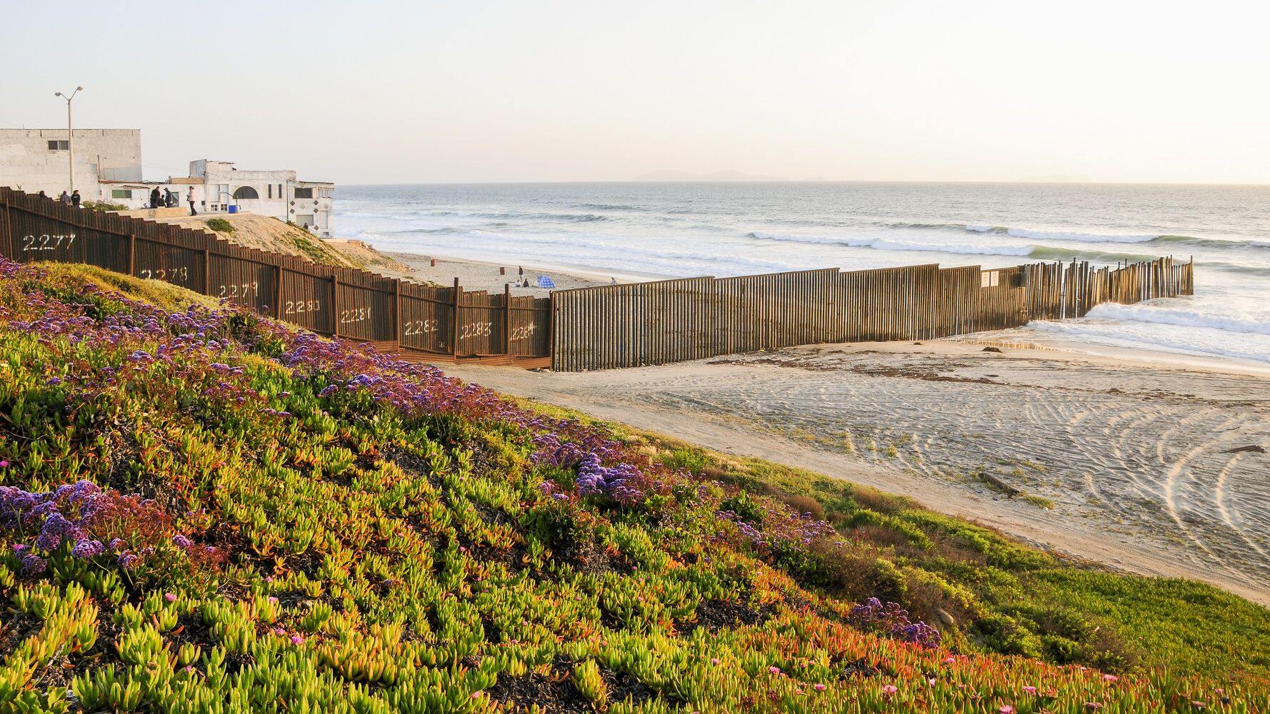 El Muro en la Playa