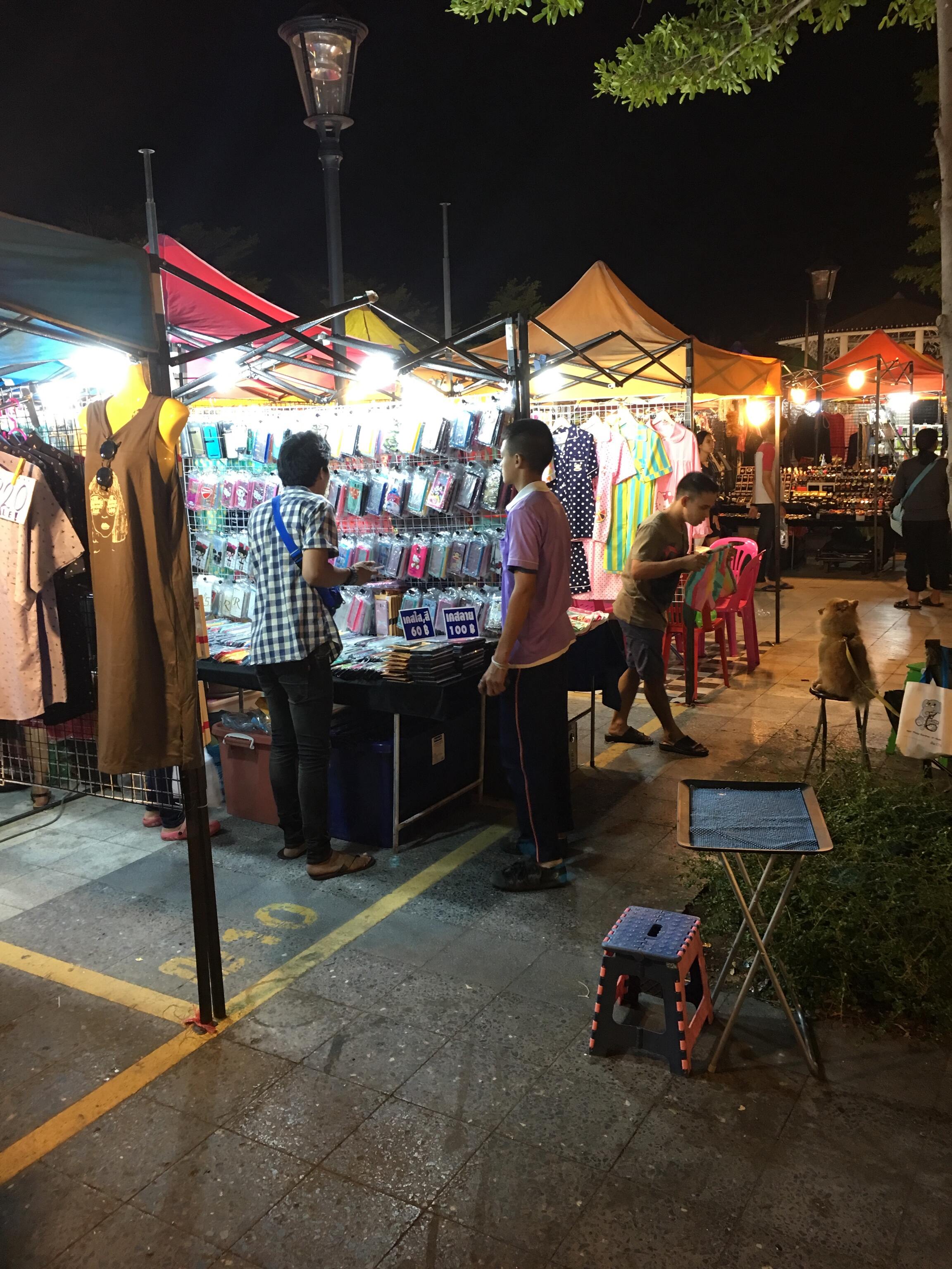 Rod Fai Night Market