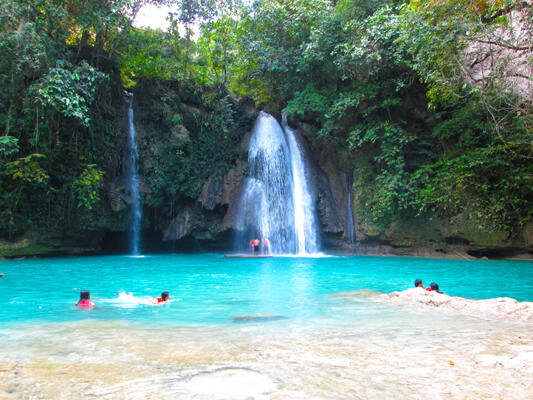 Sky blue water of Kawasan Falls