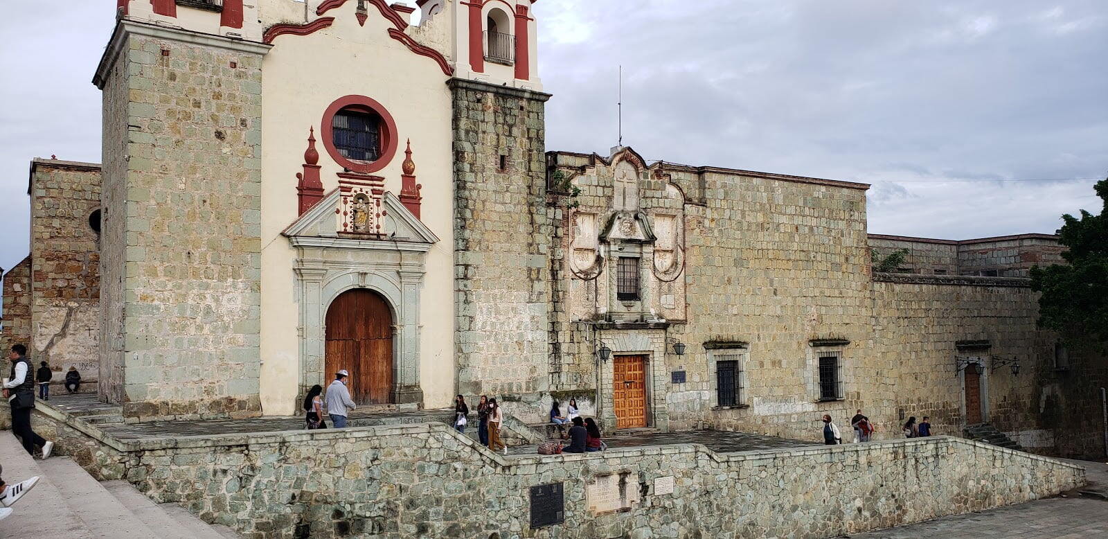 Basílica de Nuestra Señora de la Soledad