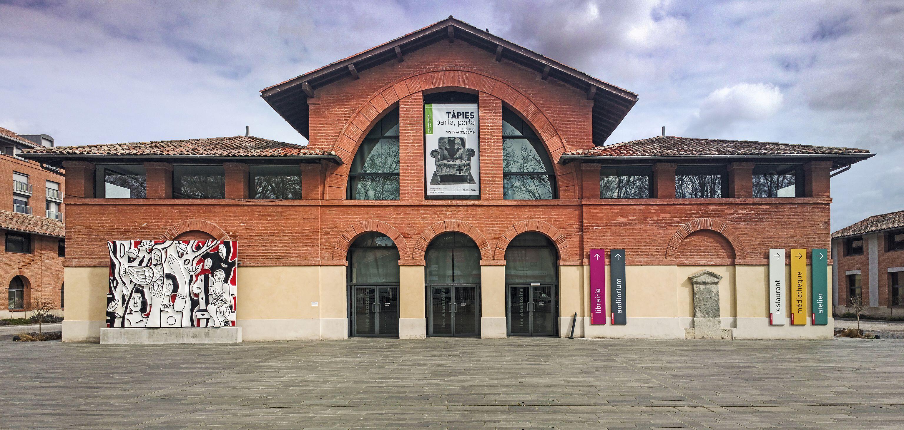 English:  Les abattoirs - Toulouse Museum of Modern Art - Facade by Urbain Vitry.