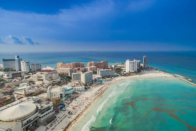 Playa Delfines