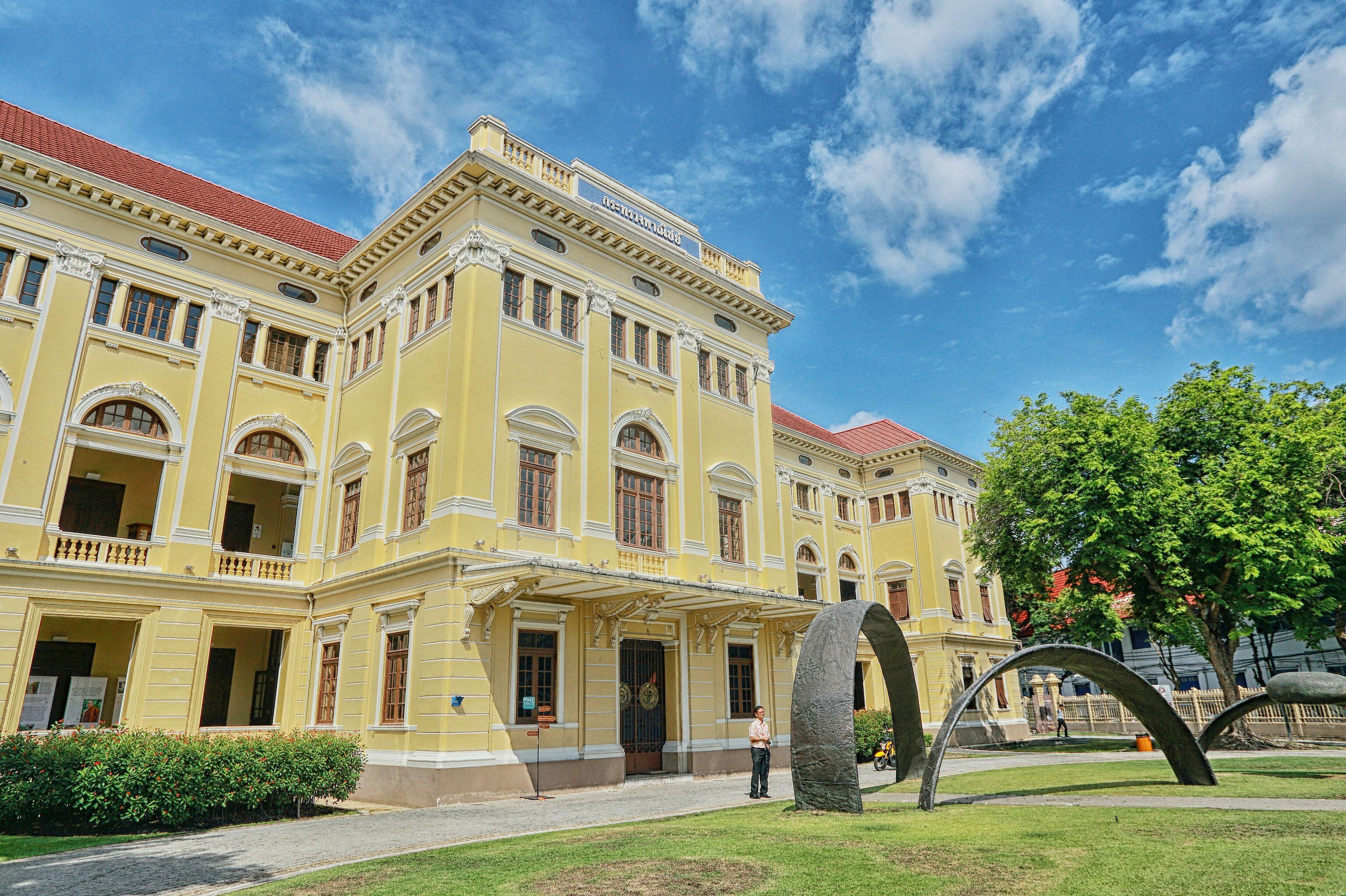 มิวเซียมสยาม หรือ พิพิธภัณฑ์การเรียนรู้ (อังกฤษ: Museum Siam, Discovery Museum) เป็นพิพิธภัณฑ์ตั้งอยู่บนถนนสนามไชย กรุงเทพมหานคร เปิดให้บริการเมื่อ 2…