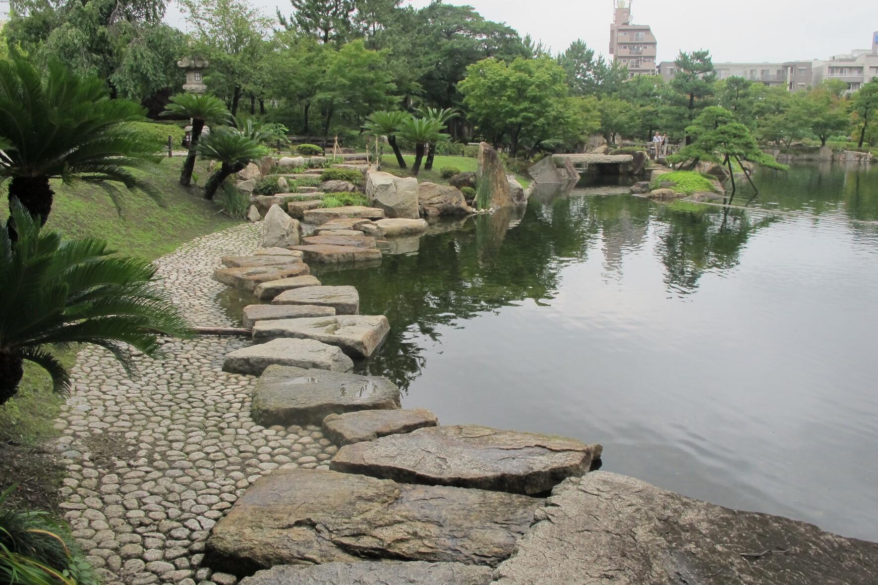 Tokugawa-en Ryusen lake