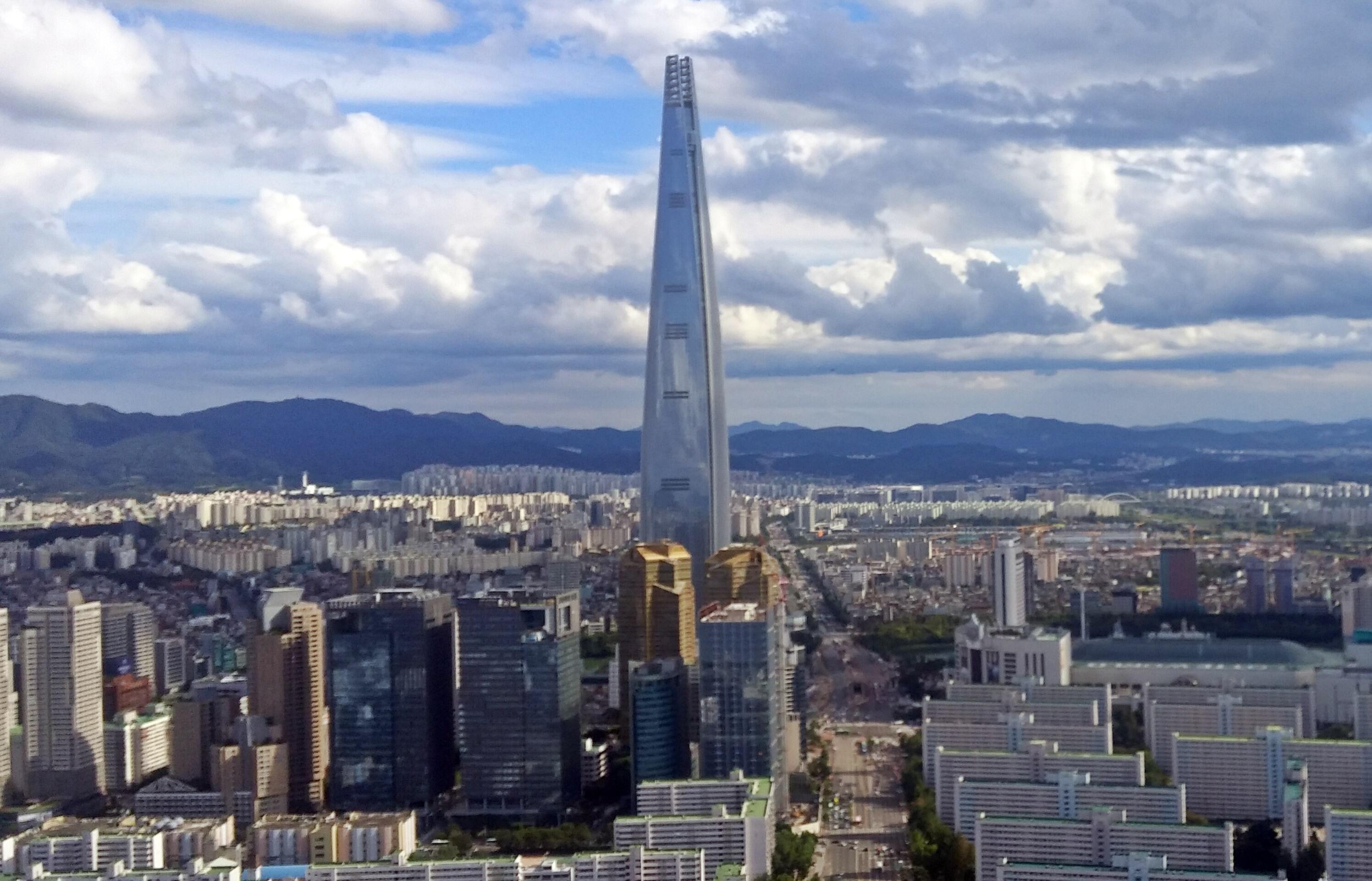 Lotte World Tower in September 2016. From the view of a helicopter.