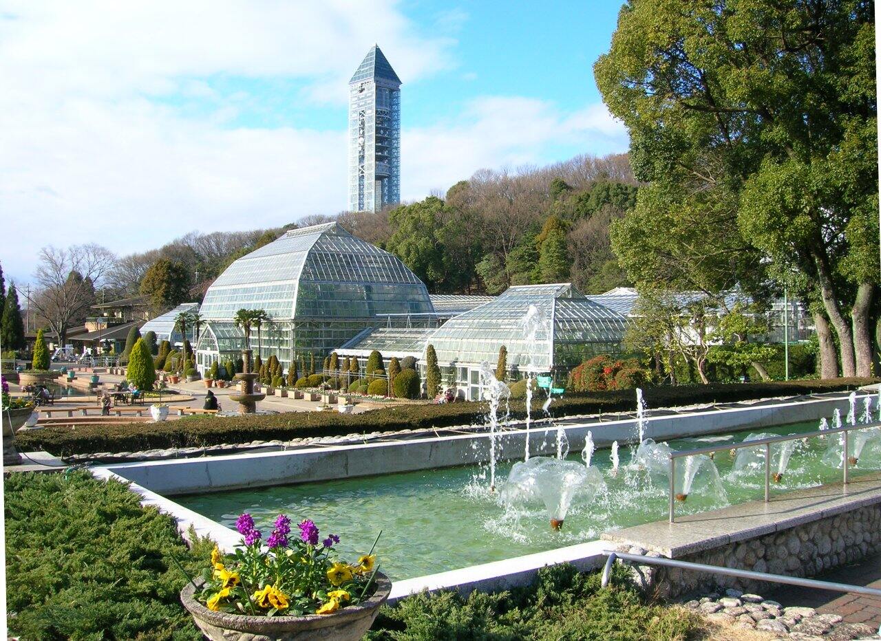 Higashiyama Shokubutuen (Greenhouse in Higashiyama botanical gardens, build 1932.)