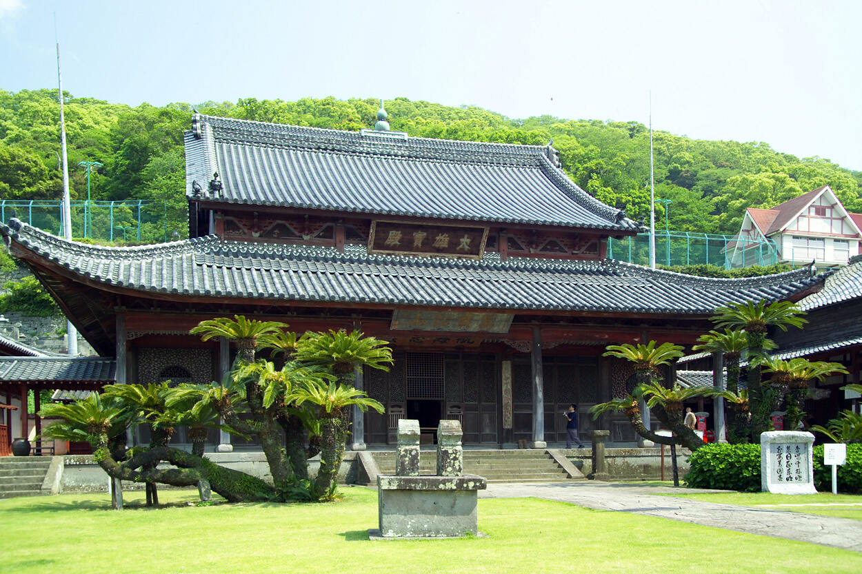 Main hall (Meditation Hall) (本堂), called 大雄宝殿, at Kōfuku-ji, Nagasaki, Japan